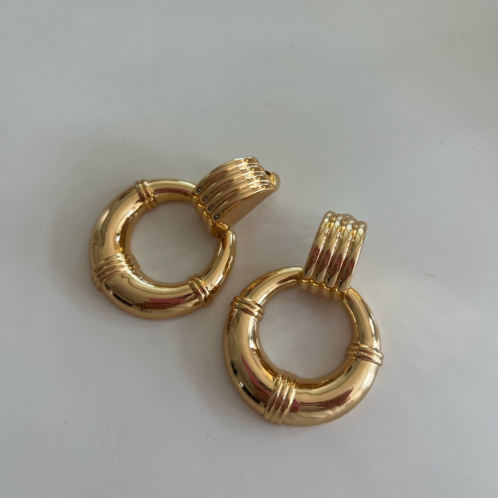 [NWT] Heaven Mayhem Rosa gold earrings